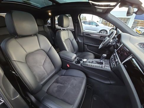 Used 2020 Porsche Macan image 21
