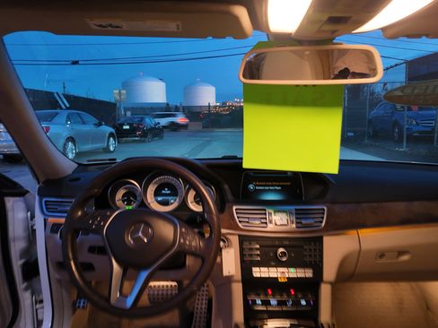 Used 2016 Mercedes-Benz E 350 4MATIC Sedan image 9