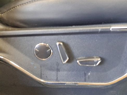 Used 2023 Ford F150 Lariat w/ Equipment Group 502A High image 17