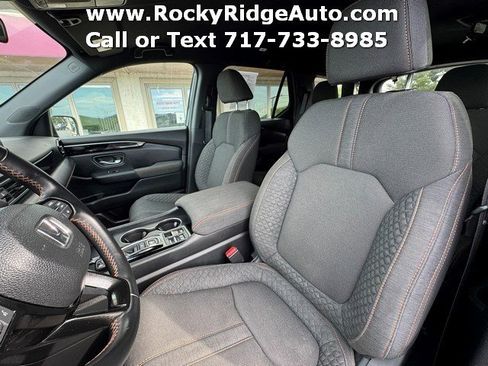 Used 2025 Honda Pilot Sport image 12