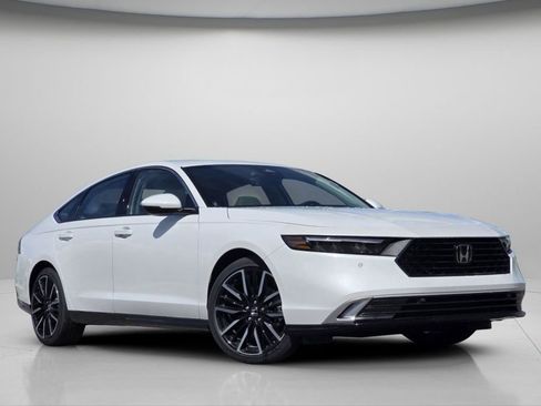 New 2026 Honda Accord Touring image 2