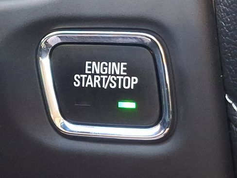 Used 2023 GMC Acadia SLE image 24