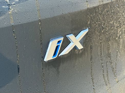 Used 2024 BMW iX xDrive50 image 27