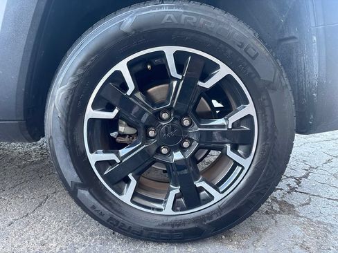 Used 2023 Jeep Renegade Trailhawk AWD/4WD image 33