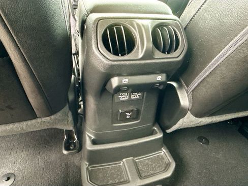 Used 2023 Jeep Wrangler Unlimited Sahara image 28