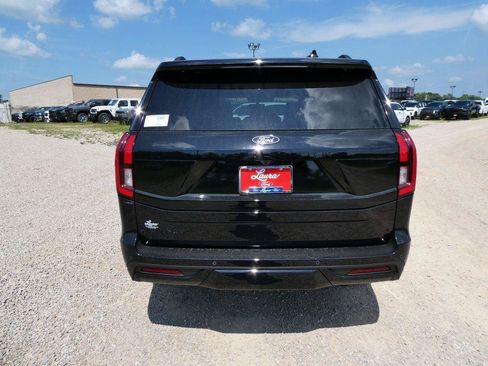 New 2027 Ford Expedition Platinum w/ Stealth Appearance Package AWD/4WD image 6