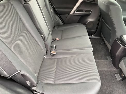 Certified 2017 Toyota RAV4 LE w/ Carpet Mat Package FWD image 18