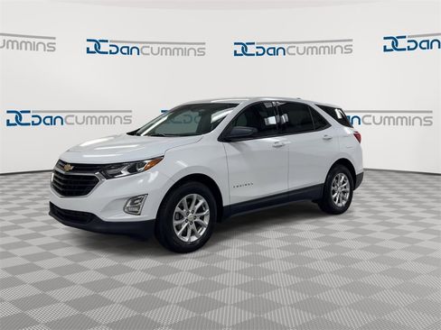 Used 2018 Chevrolet Equinox LS w/ LPO, Cargo Package image 4