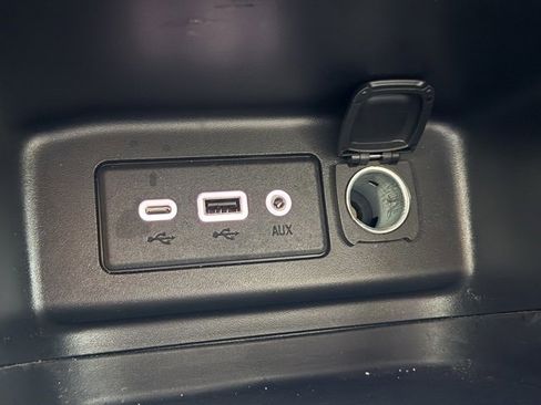 Used 2022 Chevrolet Equinox LS w/ LS Convenience Package image 18