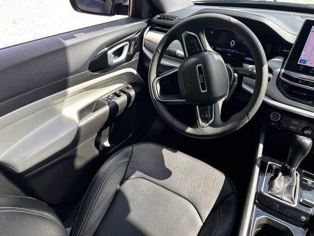 Used 2025 Jeep Compass Limited w/ Elite Group AWD/4WD image 21