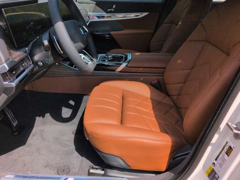 New 2026 BMW i7 xDrive60 w/ Executive Package AWD/4WD image 17