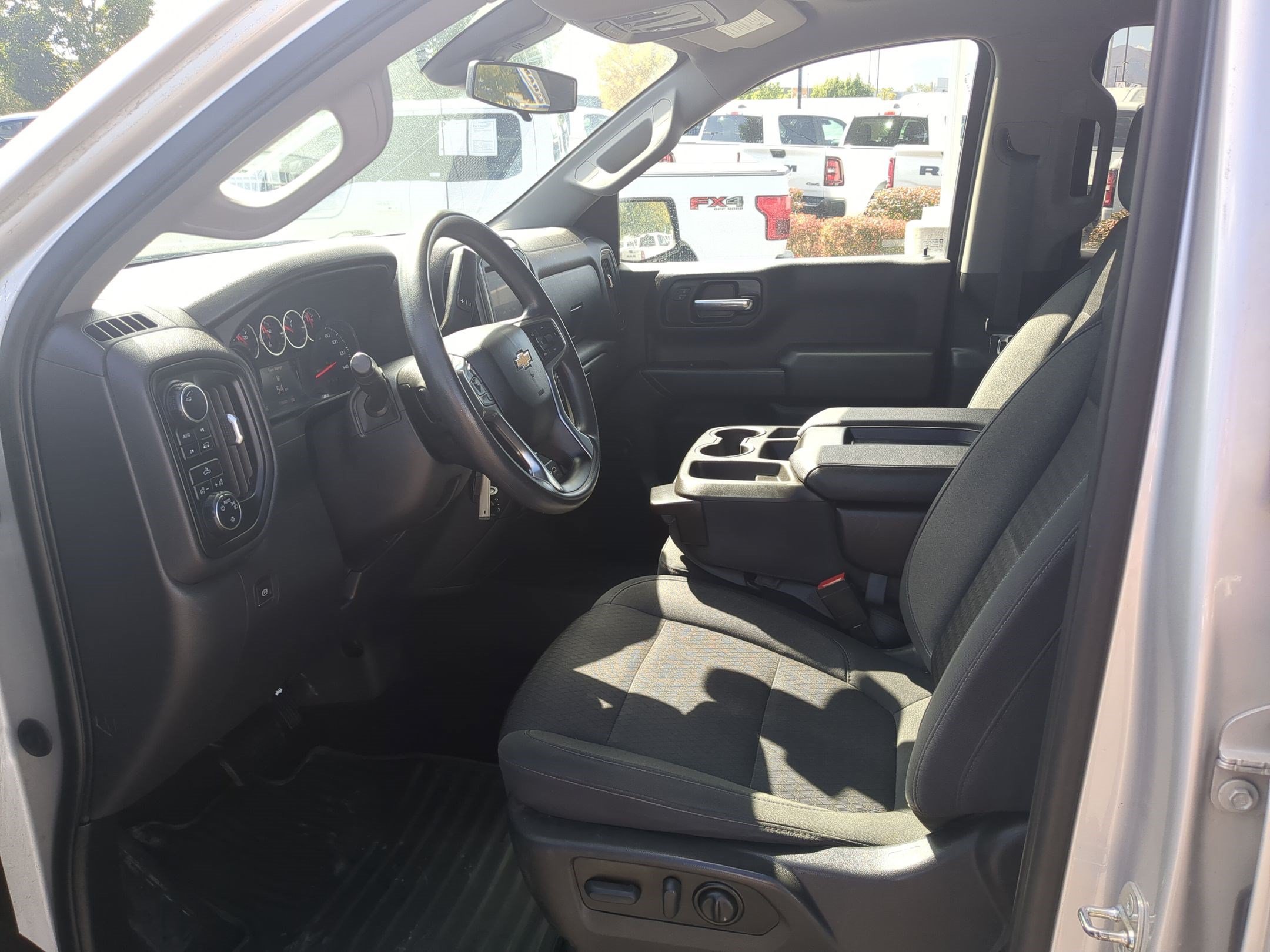 Used 2022 Chevrolet Silverado 1500 Custom w/ Safety Confidence Package AWD/4WD image 17