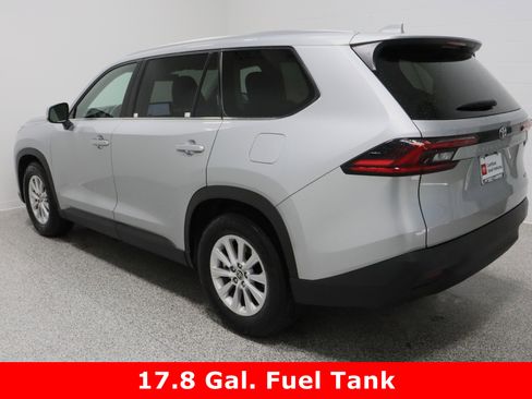 Certified 2025 Toyota Grand Highlander FWD image 9