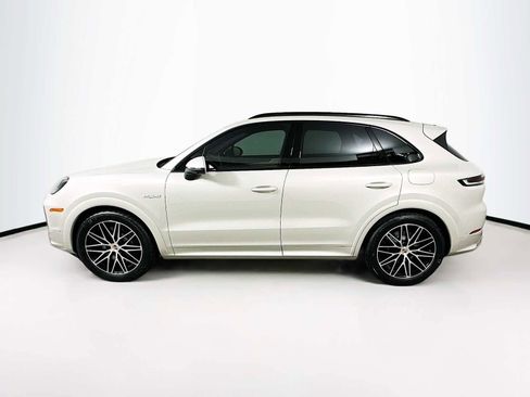 New 2026 Porsche Cayenne E-Hybrid image 2