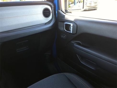 Used 2024 Jeep Wrangler Sport S image 18