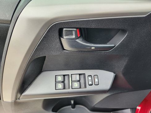 Used 2018 Toyota RAV4 LE w/ All Weather Liner Package AWD/4WD image 16