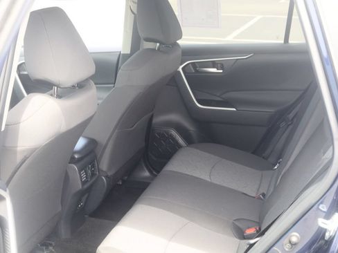 Used 2025 Toyota RAV4 XLE AWD/4WD image 8
