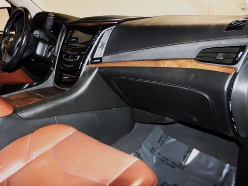 Used 2020 Cadillac Escalade Luxury image 63