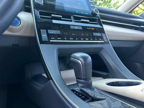 Used 2021 Toyota Avalon XLE w/ Moonroof Package FWD image 62