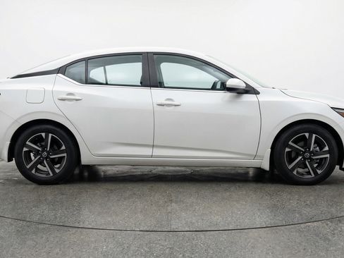 Used 2025 Nissan Sentra SV FWD image 11