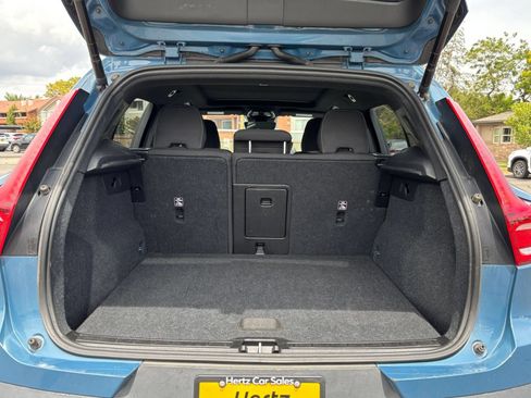 Used 2024 Volvo XC40 B5 Core AWD/4WD image 34