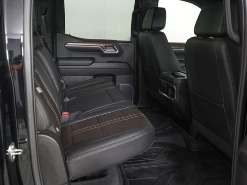 Used 2024 Chevrolet Silverado 1500 High Country w/ High Country Premium Package AWD/4WD image 11