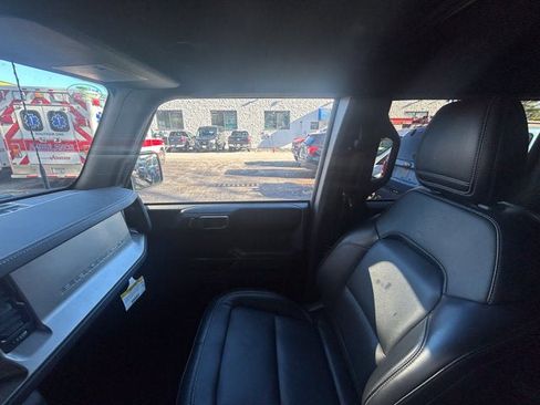 Used 2025 Ford Bronco Outer Banks image 23
