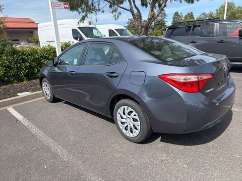 Used 2018 Toyota Corolla LE FWD image 6