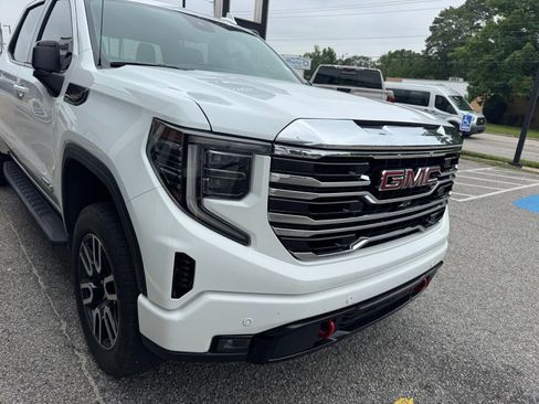 Certified 2023 GMC Sierra 1500 AT4 w/ Technology Package AWD/4WD image 7