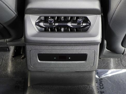 Used 2025 Audi Q6 e-tron Premium w/ 20" Wheel Package image 24