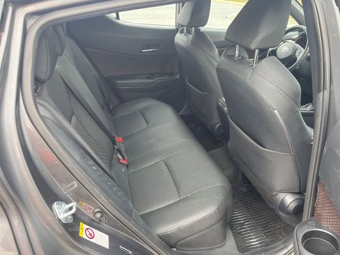 Used 2019 Toyota C-HR Limited image 22