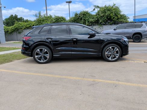 Certified 2024 Audi Q4 e-tron Premium Plus w/ Premium Plus AWD/4WD image 11
