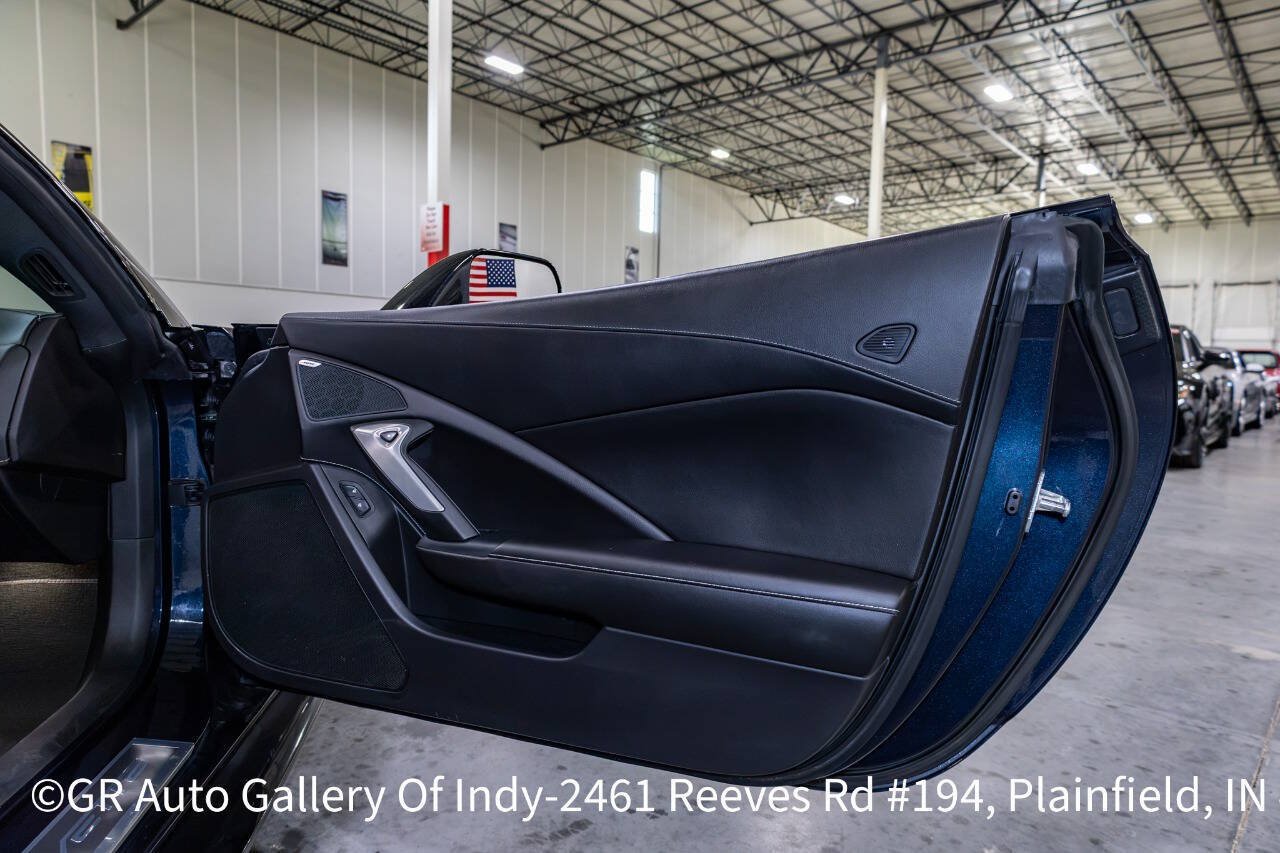 Used 2014 Chevrolet Corvette Stingray Coupe RWD image 36