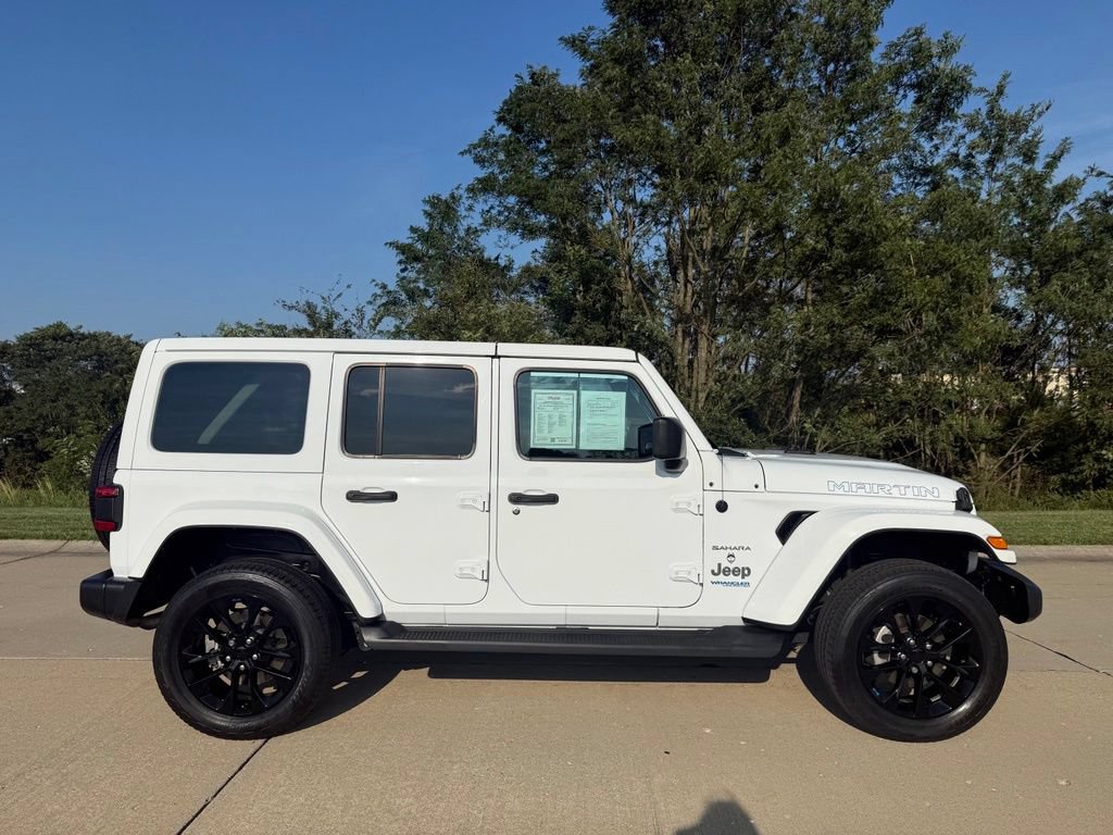 Used 2022 Jeep Wrangler Unlimited Sahara w/ Cold Weather Group AWD/4WD image 2