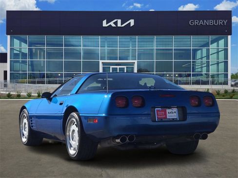 Used 1991 Chevrolet Corvette Coupe image 4