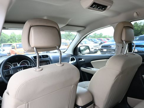 Used 2015 Dodge Journey SXT w/ Flexible Seating Group FWD image 21