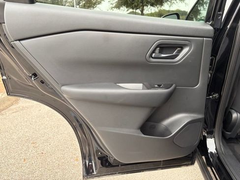 Certified 2025 Nissan Rogue S image 23