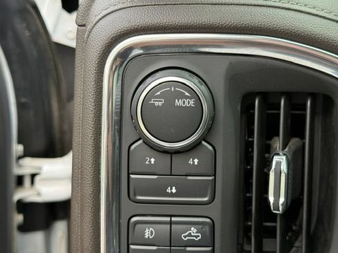 Used 2020 Chevrolet Silverado 2500 LT w/ Texas Edition AWD/4WD image 15