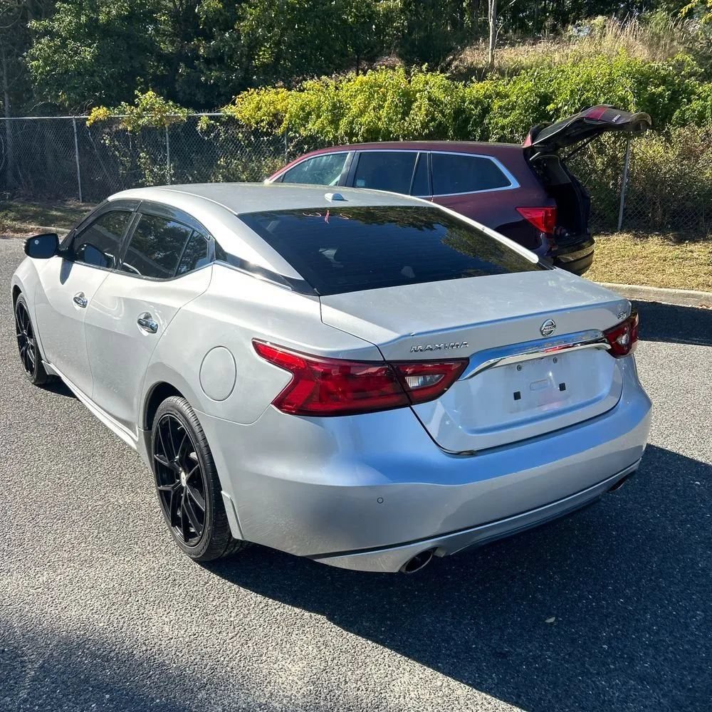 Used 2016 Nissan Maxima SR FWD image 5