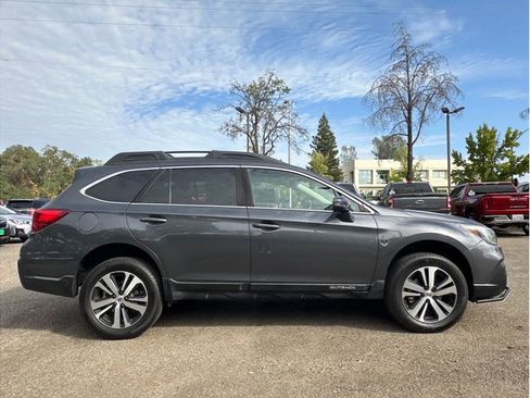 Used 2019 Subaru Outback 2.5i Limited image 9
