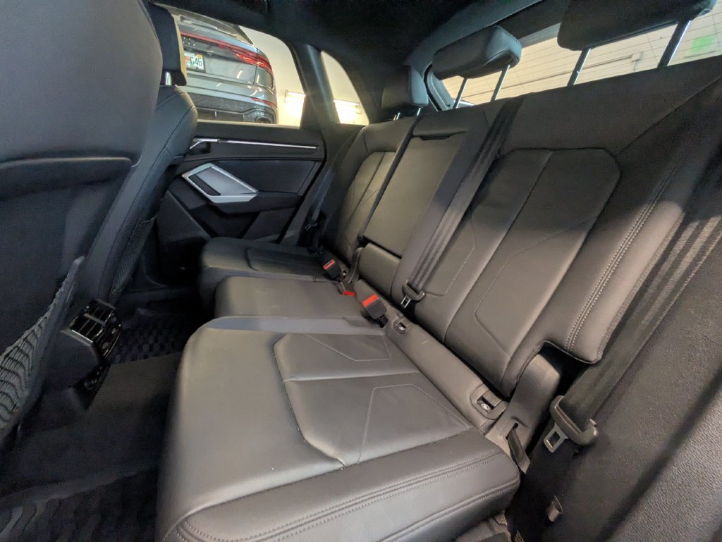 Used 2023 Audi Q3 2.0T Premium w/ Convenience Package AWD/4WD image 17