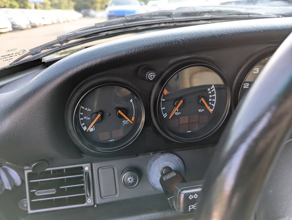 Used 1997 Porsche 911 Carrera RWD image 18