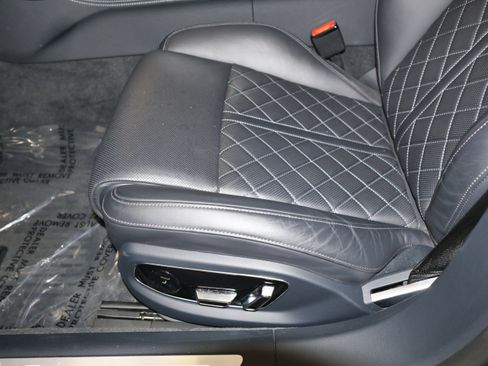 Used 2023 Audi S8 w/ S8 Executive Package image 17