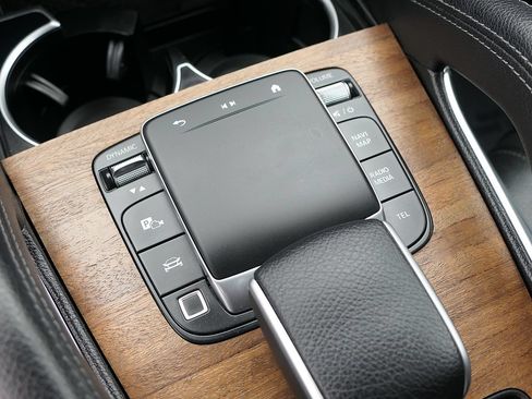 Used 2025 Mercedes-Benz GLE 350 4MATIC image 23