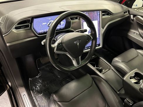 Used 2018 Tesla Model X 75D image 8