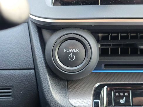 Used 2025 Toyota Prius XLE FWD image 32