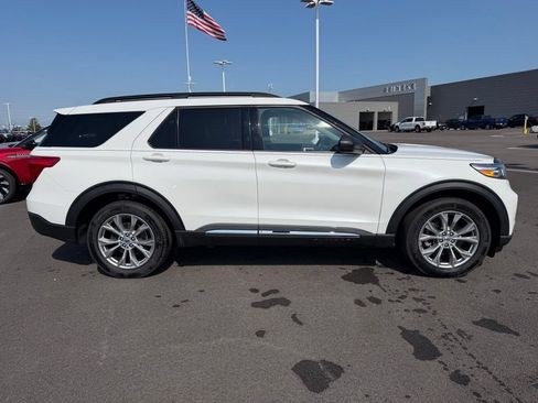 Used 2023 Ford Explorer XLT w/ Equipment Group 202A AWD/4WD image 4