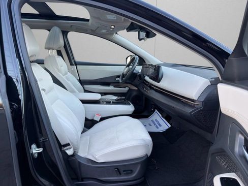 Used 2024 Nissan Ariya AWD image 13