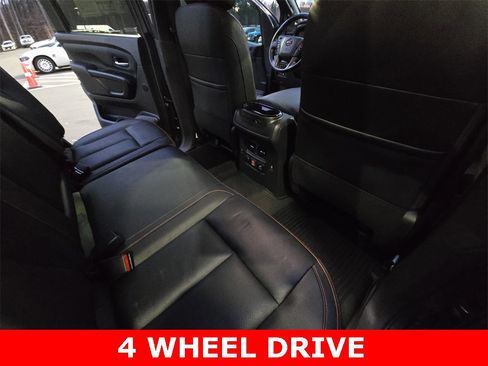 Used 2023 Nissan Titan PRO-4X w/ Pro-4x Convenience Package image 12