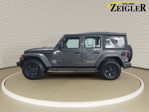 Used 2018 Jeep Wrangler Unlimited Sport AWD/4WD image 8